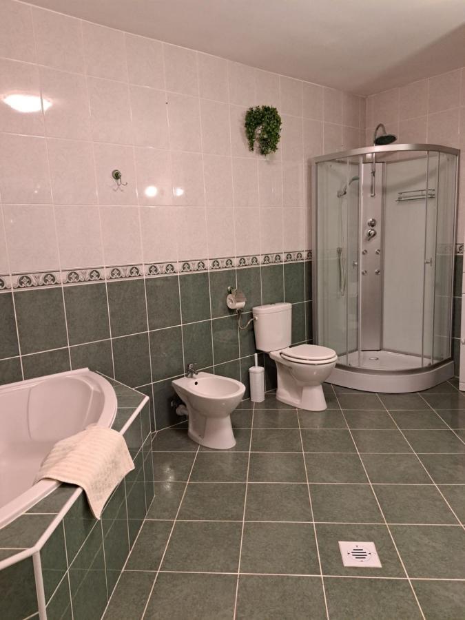 Csilla Elegant House Erd