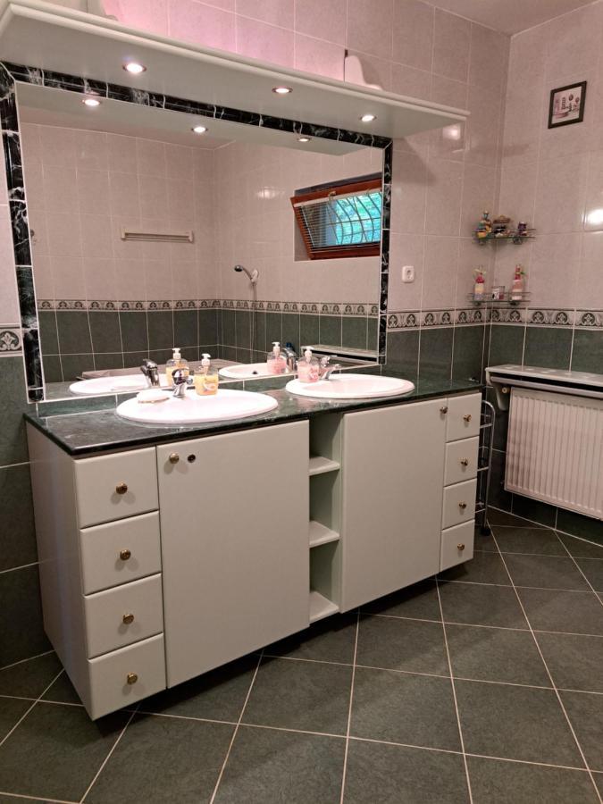 Csilla Elegant House Erd